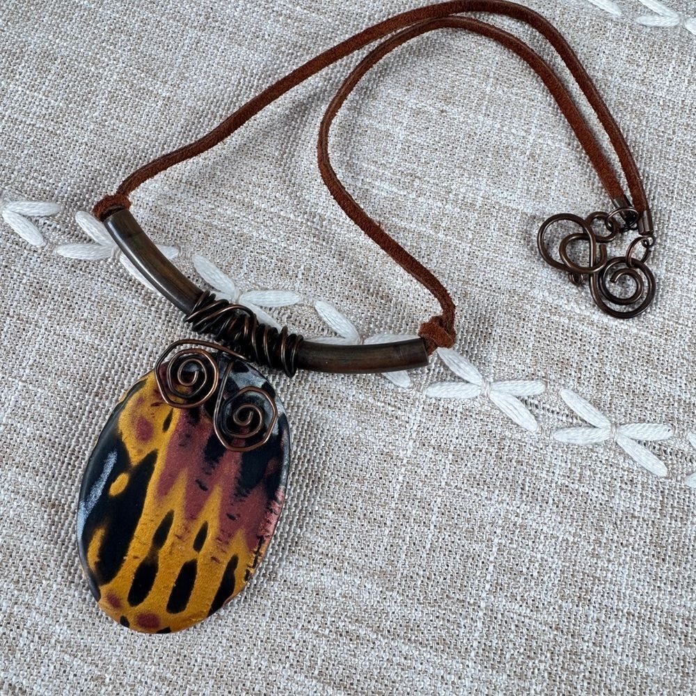 Vintage Black and Bronze Swirl Pendant Necklace - Picture 7 of 12